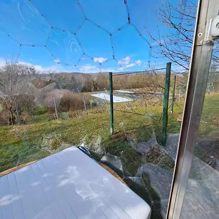 Lyxtält Espace Air: Il S'agit D'une Bulle En Plexigals. A La Belle Etoile Tout En Etant Protege. Buchillon