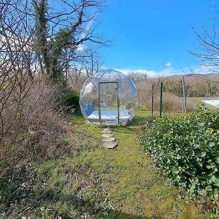 Espace Air: Il S'agit D'une Bulle En Plexigals. A La Belle Etoile Tout En Etant Protege. Tente de luxe *